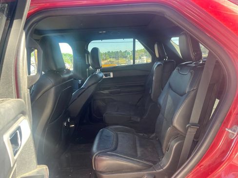 Used 2020 Ford Explorer ST w/ ST Street Pack AWD/4WD image 9