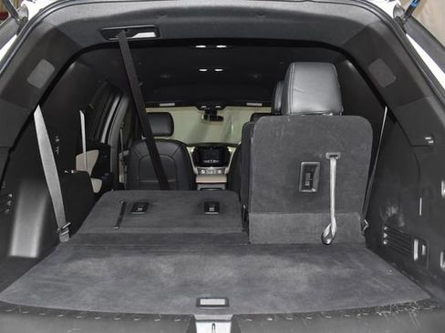 Used 2022 Chevrolet Traverse LS image 31