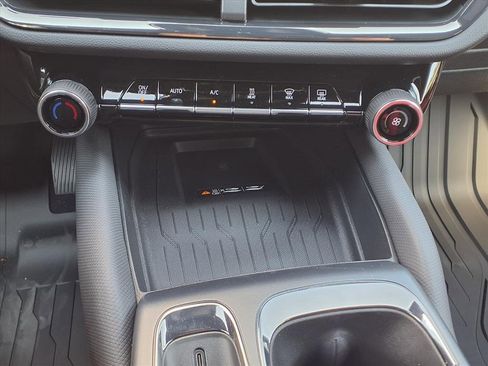 New 2026 Chevrolet Equinox EV RS image 17