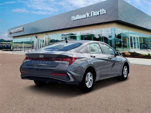 New 2026 Hyundai Elantra SE image 7