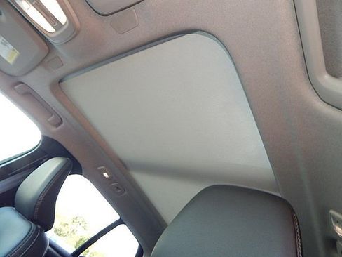 New 2026 Volvo XC40 B5 Ultra w/ Climate Package image 16