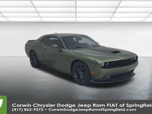 Used 2022 Dodge Challenger R/T image 3