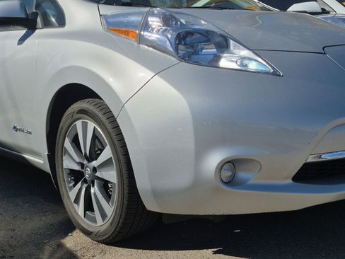 Used 2016 Nissan Leaf SV image 15