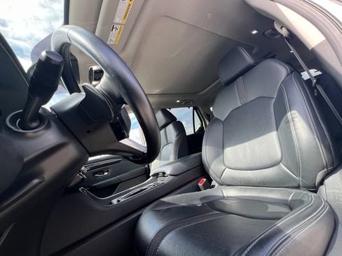 Used 2024 Honda Pilot Touring image 14