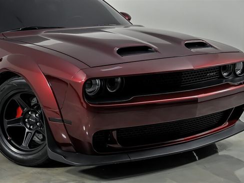 Used 2018 Dodge Challenger SRT Hellcat RWD image 2