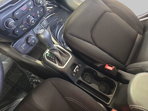 Used 2023 Jeep Renegade Altitude w/ Sun/Sound Group AWD/4WD image 28