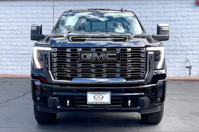 Used 2024 GMC Sierra 3500 Denali Ultimate AWD/4WD image 2
