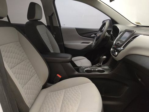 Used 2018 Chevrolet Equinox LS image 21