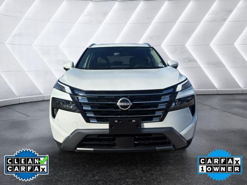 Used 2025 Nissan Rogue SL w/ SL Premium Package FWD image 2