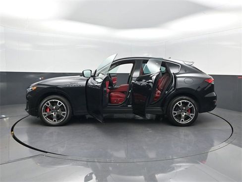 Used 2022 Maserati Levante Modena image 42