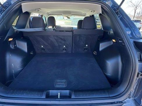 Used 2019 Jeep Cherokee Latitude w/ Cold Weather Group image 10