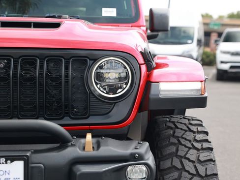 Used 2022 Jeep Wrangler Unlimited Rubicon w/ Xtreme Recon 35" Tire Package AWD/4WD image 5