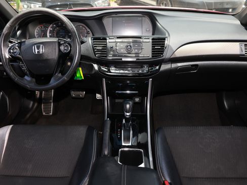 Used 2017 Honda Accord Sport image 2