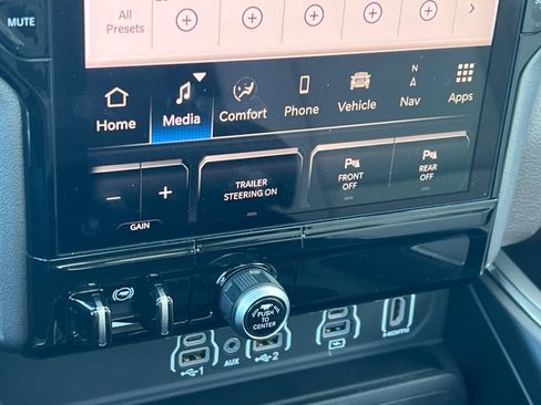 Used 2025 RAM 1500 Laramie image 17