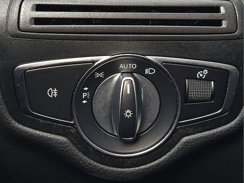 Used 2021 Mercedes-Benz GLC 300 image 17