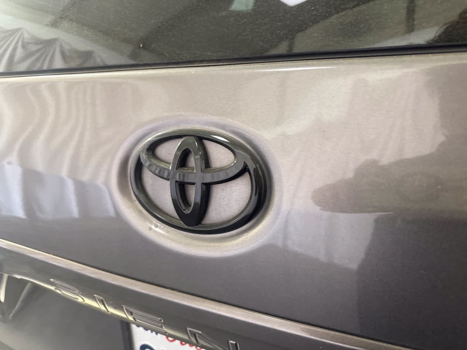Used 2016 Toyota Sienna LE FWD image 12