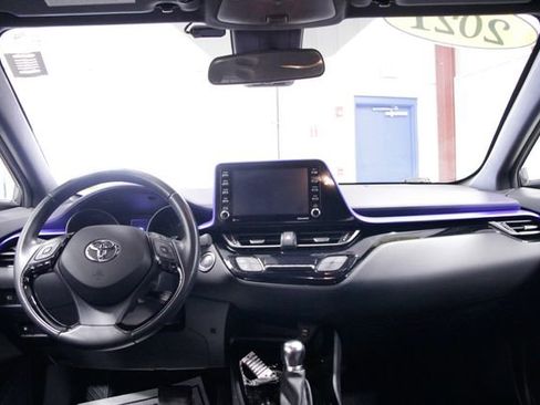 Used 2021 Toyota C-HR XLE image 16