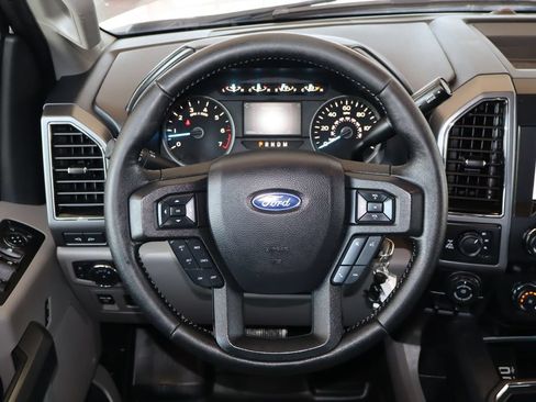 Used 2019 Ford F150 XLT w/ Equipment Group 302A Luxury AWD/4WD image 17