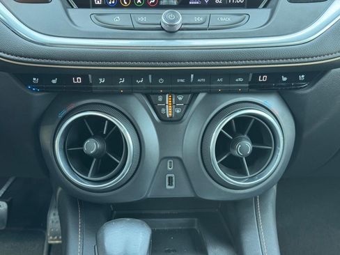 Used 2019 Chevrolet Blazer Premier w/ Sun and Wheels Package AWD/4WD image 12
