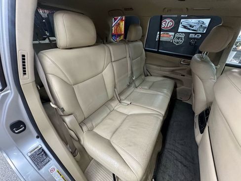 Used 2010 Lexus LX 570 4WD image 22