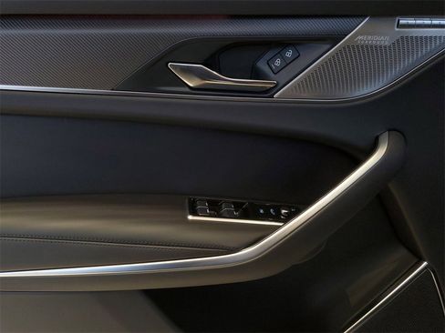 New 2026 Jaguar F-PACE SVR image 11