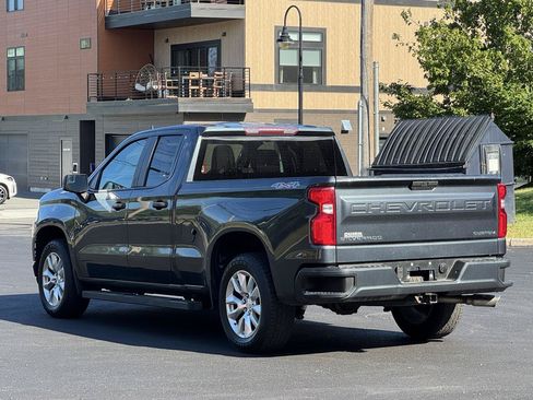 Used 2020 Chevrolet Silverado 1500 Custom w/ Custom Value Package AWD/4WD image 4