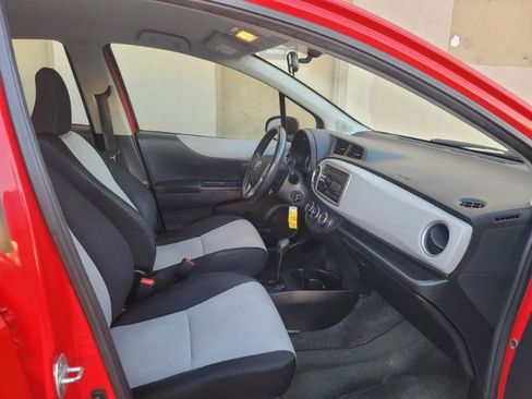 Used 2013 Toyota Yaris LE image 14
