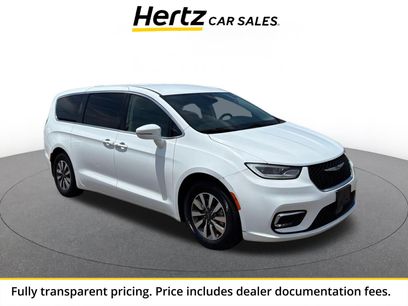Used 2022 Chrysler Pacifica Touring-L