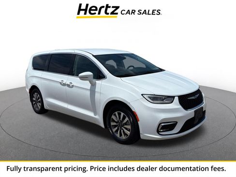 Used 2022 Chrysler Pacifica Touring-L FWD image 1