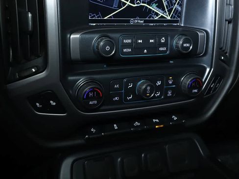 Used 2018 GMC Sierra 1500 SLT AWD/4WD image 28