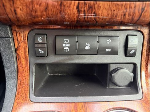 Used 2014 Chevrolet Traverse LTZ image 21