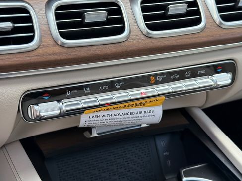 New 2026 Mercedes-Benz GLS 450 4MATIC image 21