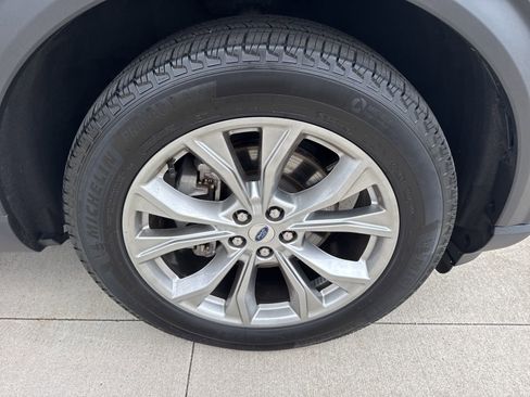 Certified 2024 Ford Explorer Limited w/ Limited Technology Package image 22