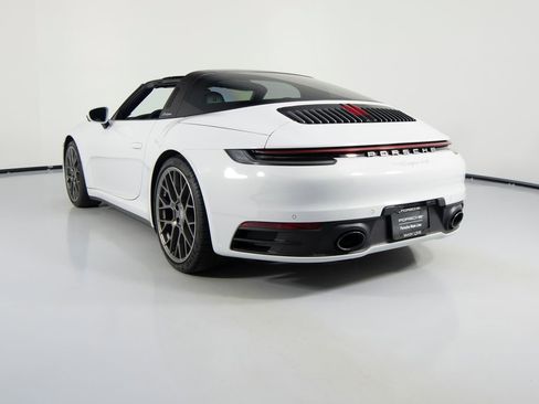 Certified 2022 Porsche 911 Targa 4S AWD/4WD image 3