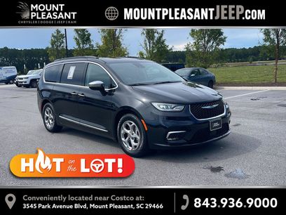Used 2023 Chrysler Pacifica Limited