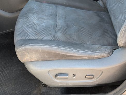 Used 2015 Nissan Rogue SV FWD image 11