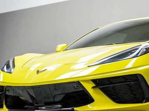 Used 2023 Chevrolet Corvette Stingray Premium Conv w/ Z51 Performance Package RWD image 9