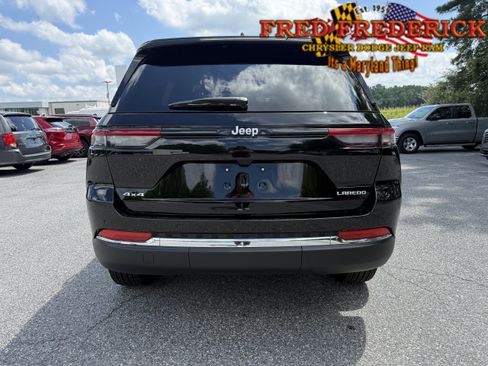 Used 2025 Jeep Grand Cherokee Laredo X AWD/4WD image 6