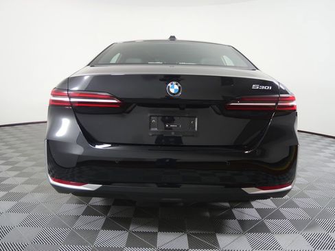 Used 2026 BMW 530i image 4