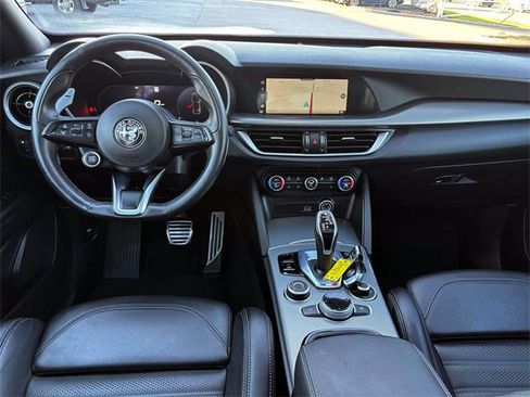Used 2024 Alfa Romeo Stelvio Veloce image 12