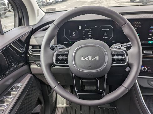 New 2025 Kia Carnival SX Prestige image 19