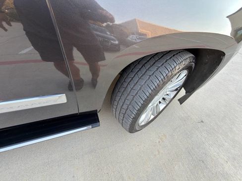 Used 2016 Cadillac Escalade ESV Platinum image 38