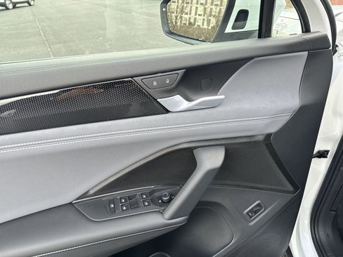 New 2026 Volkswagen Tiguan SE image 13