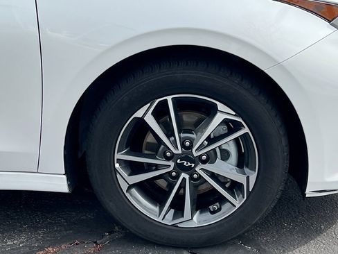 Used 2023 Kia Forte LXS w/ LXS Technology Package image 12