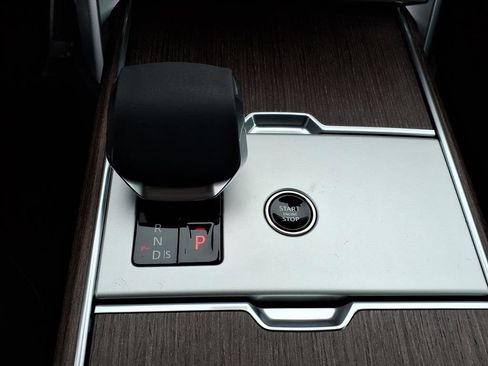 New 2026 Land Rover Range Rover SE image 13