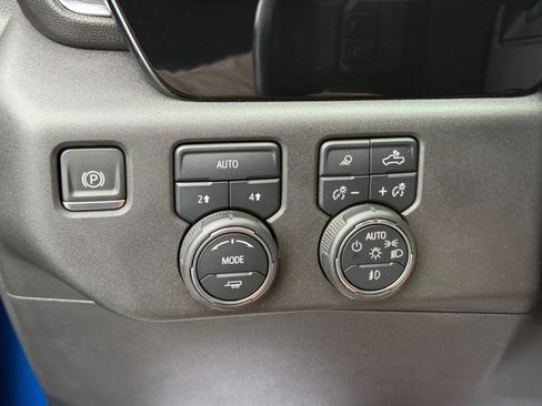 Used 2022 Chevrolet Silverado 1500 LTZ AWD/4WD image 33