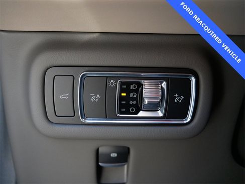 Used 2025 Lincoln Nautilus Reserve image 17