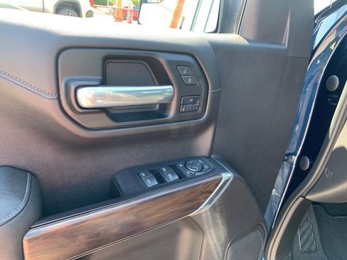 Used 2021 GMC Sierra 1500 SLT w/ SLT Premium Package AWD/4WD image 20