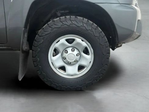 Used 2014 Toyota Tacoma PreRunner w/ SR5 Package RWD image 24