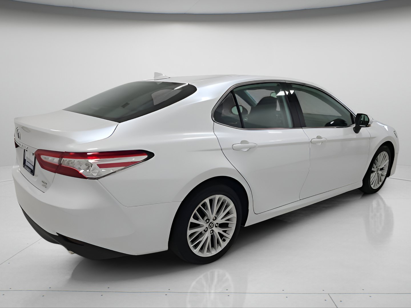 Used 2020 Toyota Camry XLE AWD/4WD image 6
